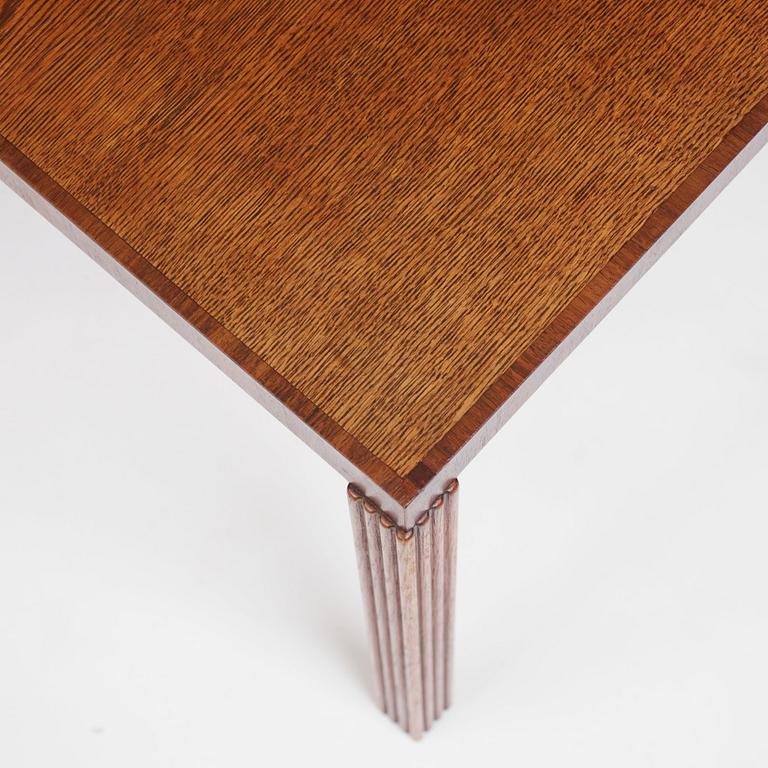 Bruno Mathsson, a rare and early table, Firma Karl Mathsson, Värnamo 1933.