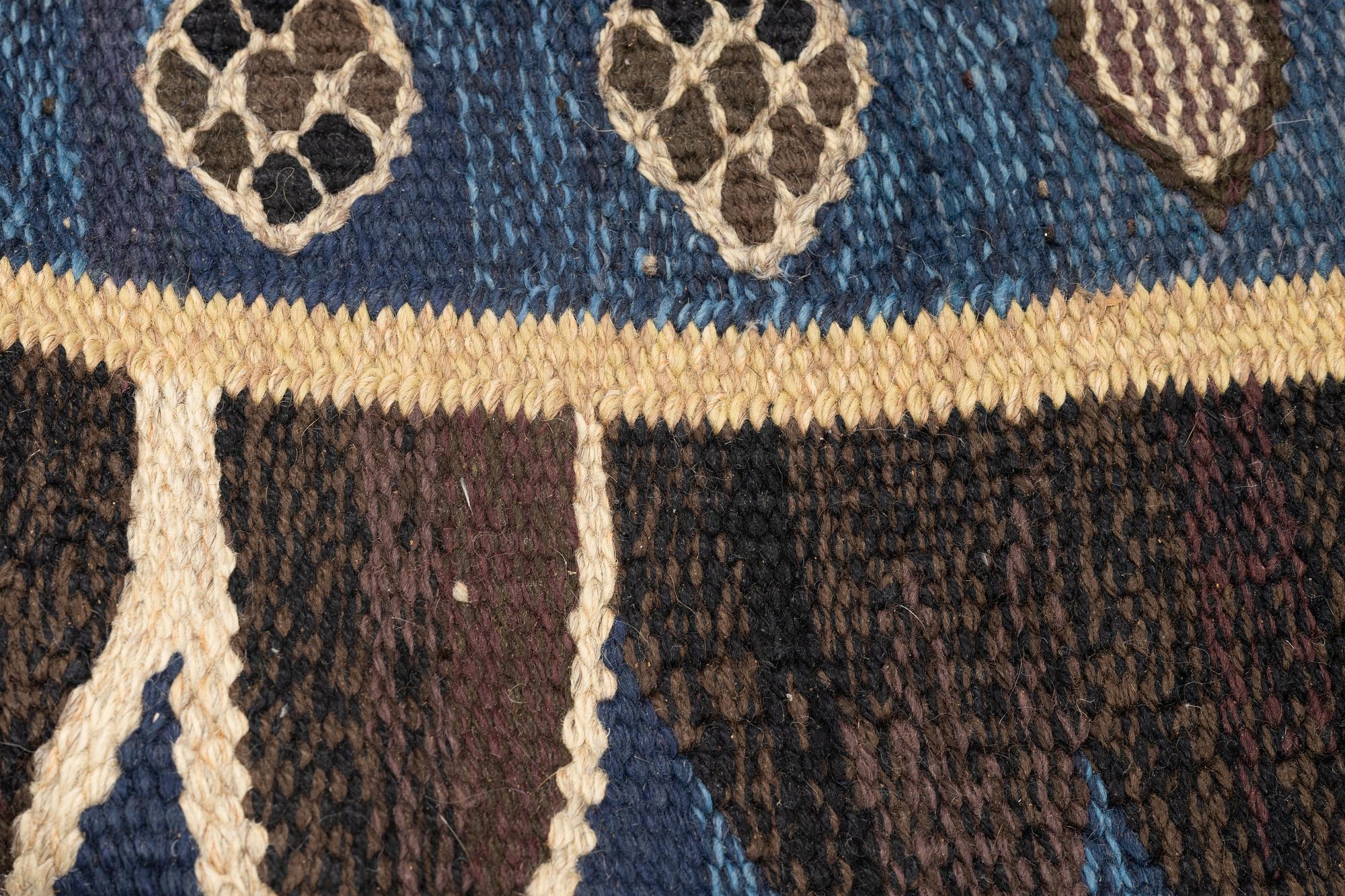 Barbro Nilsson, matta, "Snäckorna", gobelängteknik, ca 300 x 202,5 cm, signerad AB MMF BN.