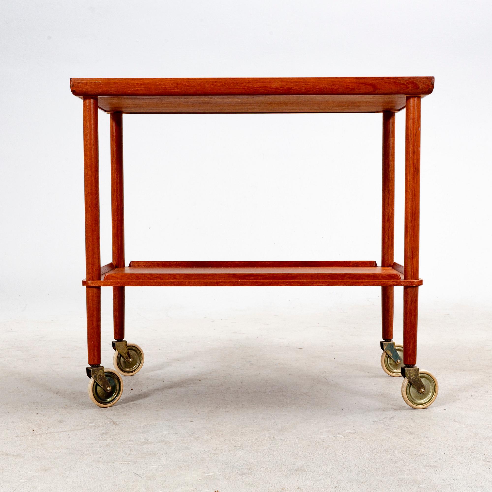 A mahogany 1950/60s serving trolley.
