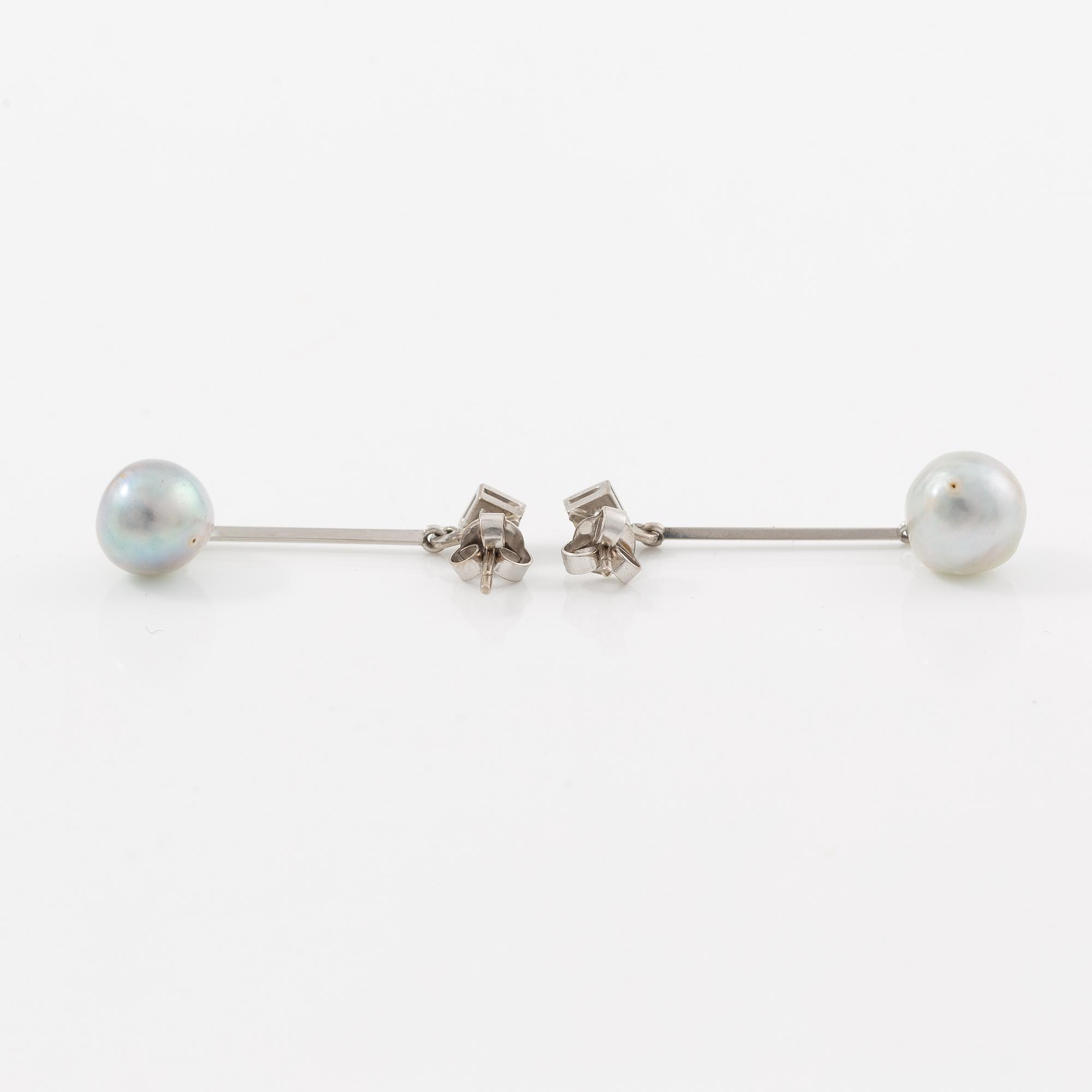 Earrings, a pair, 18K white gold with pearls and brilliant-cut diamonds.