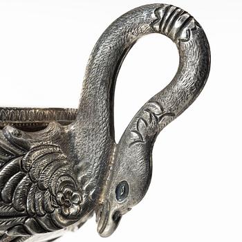 Large covered centerpiece bowl, silver, Empire style, 20th Century.