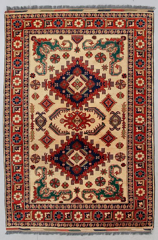 MATTA, orientalisk, ca 252 x 172 cm.