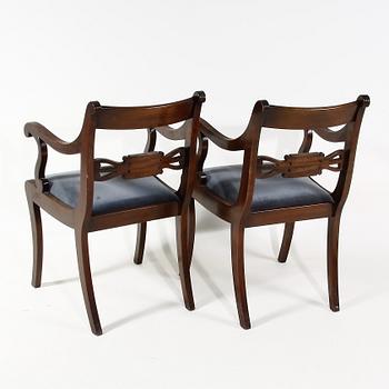 KARMSTOLAR, ett par, engelsk stil, Thomas Glemister Company, England, 1900-tal.