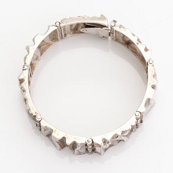 Matti Hyvärinen, armband, sterlingsilver, Sirokoru Oy 1973.