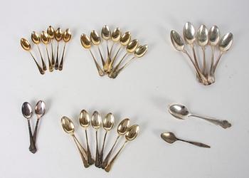 KAFFE- och TESKEDAR, 28 st, silver, olika stämplar o modeller.