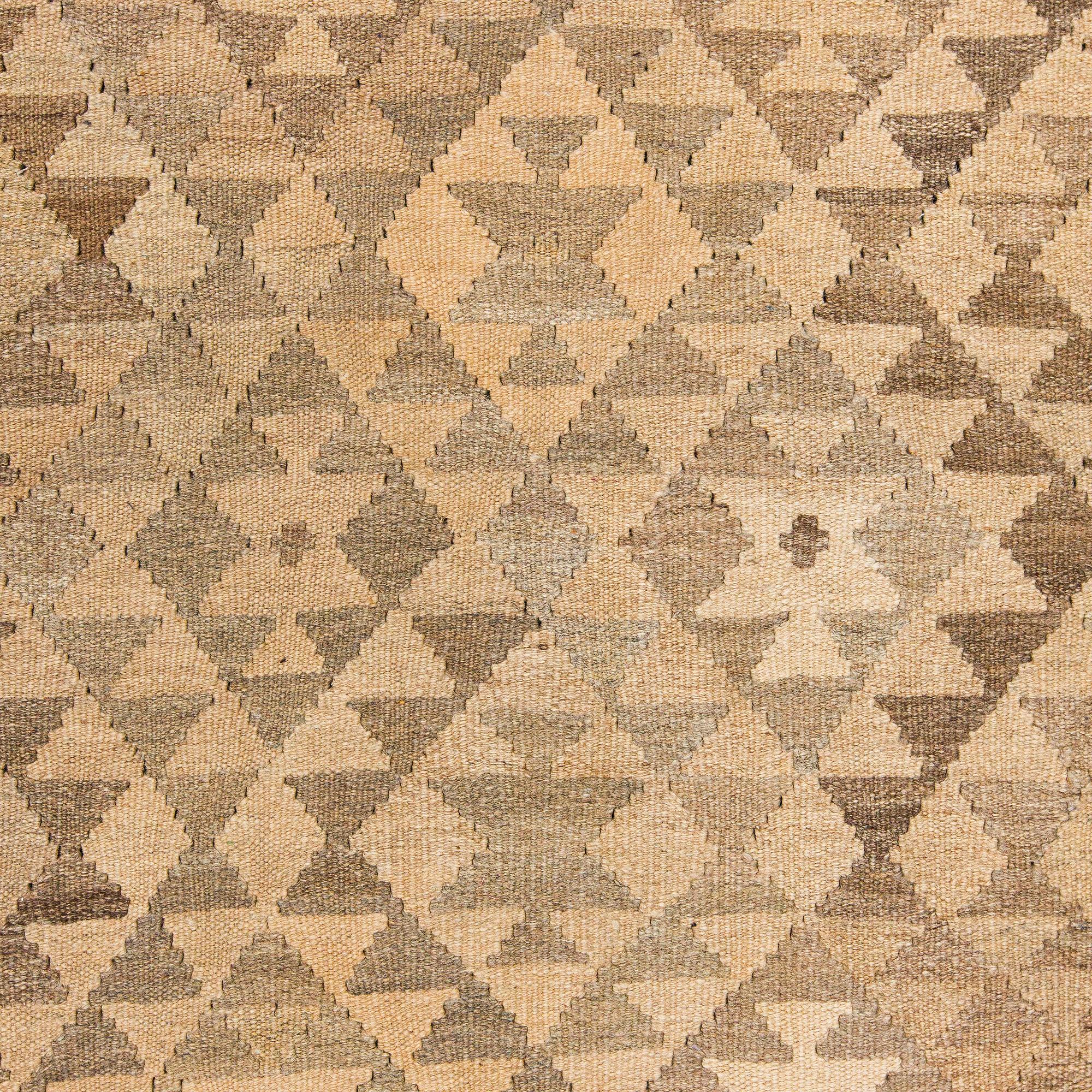 A Kilim carpet, ca. 305 x 196 cm.