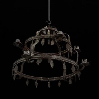 Ljuskrona i bleckplåt, allmoge, 1900-talets första hälft.