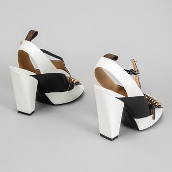 LOUIS VUITTON, high heels sandals, size 39.