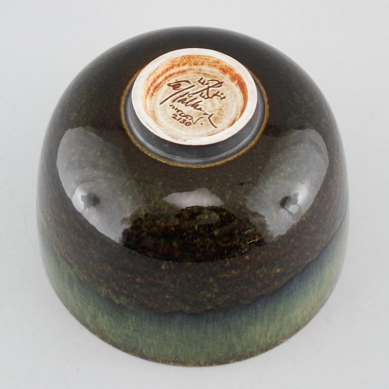 A stoneware bowl by CARL-HARRY STÅLHANE, Rörstrand, signed and numbered 2/30, second half of the 20th century.