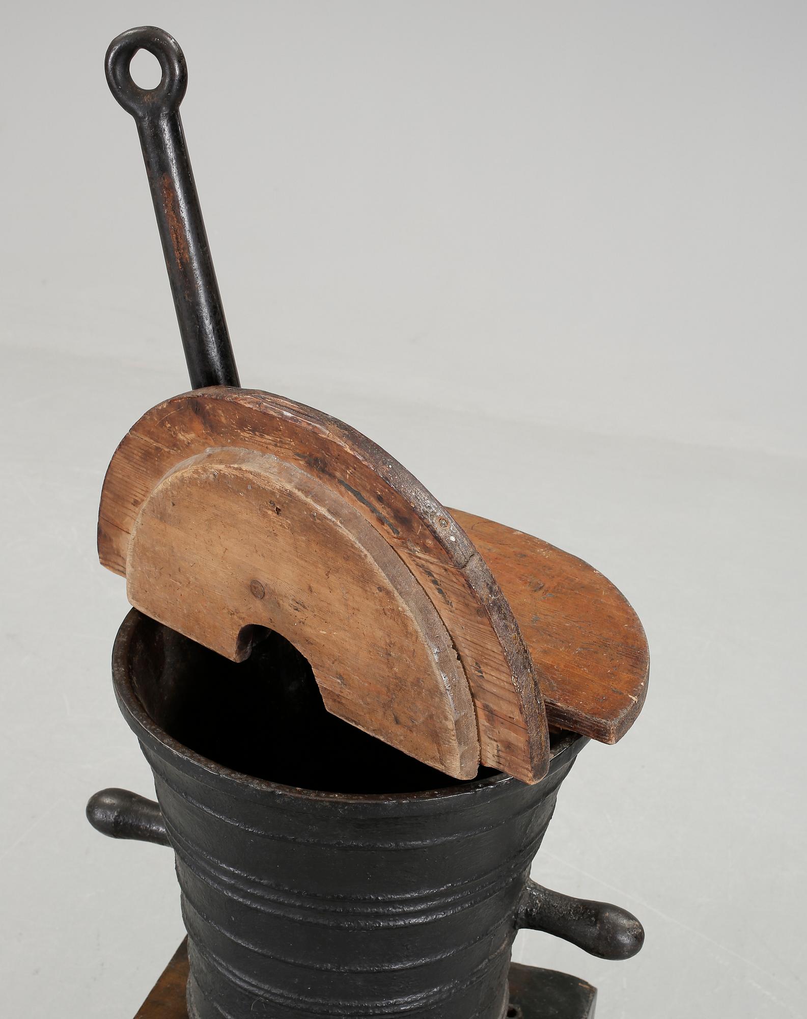 APOTEKSMORTEL, gjutjärn, 1700/1800-tal.