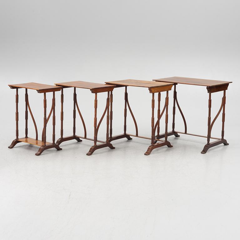 A nesting tabletable, 4 pieces, 19th century.