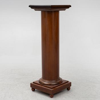 Pedestal, column-shaped, first half of the 20th Century.