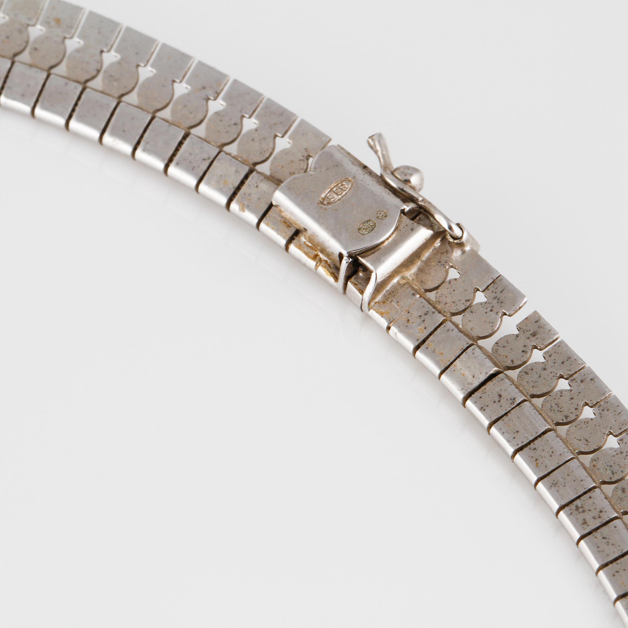 COLLIER, silver, importstämplat. Vikt 27,3 gram.