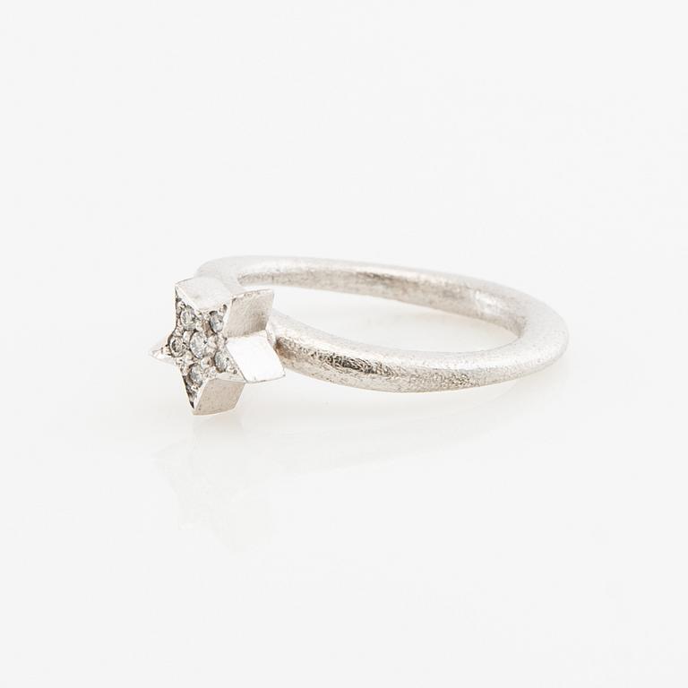 Ole Lynggaard, Ring, "Love", 18k white gold set with brilliant-cut diamonds, design by Charlotte Lynggaard.