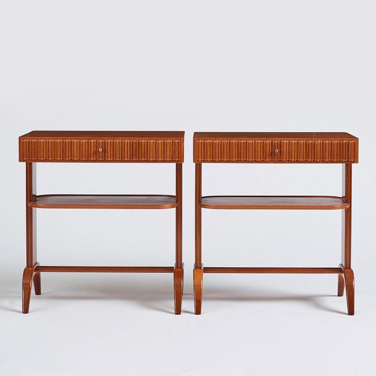 Nordiska Kompaniet, a pair of Swedish Modern "Anette" bedside tables, Sweden 1944.