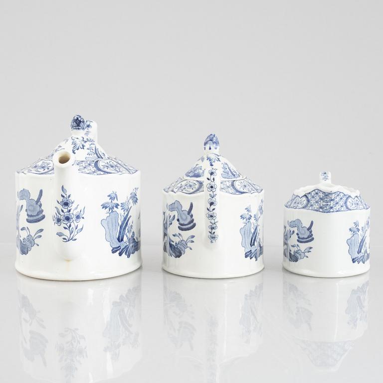 A 27-piece "Old Chelsea" tea set, Furnivals Ltd, England, first half of the 20th century.