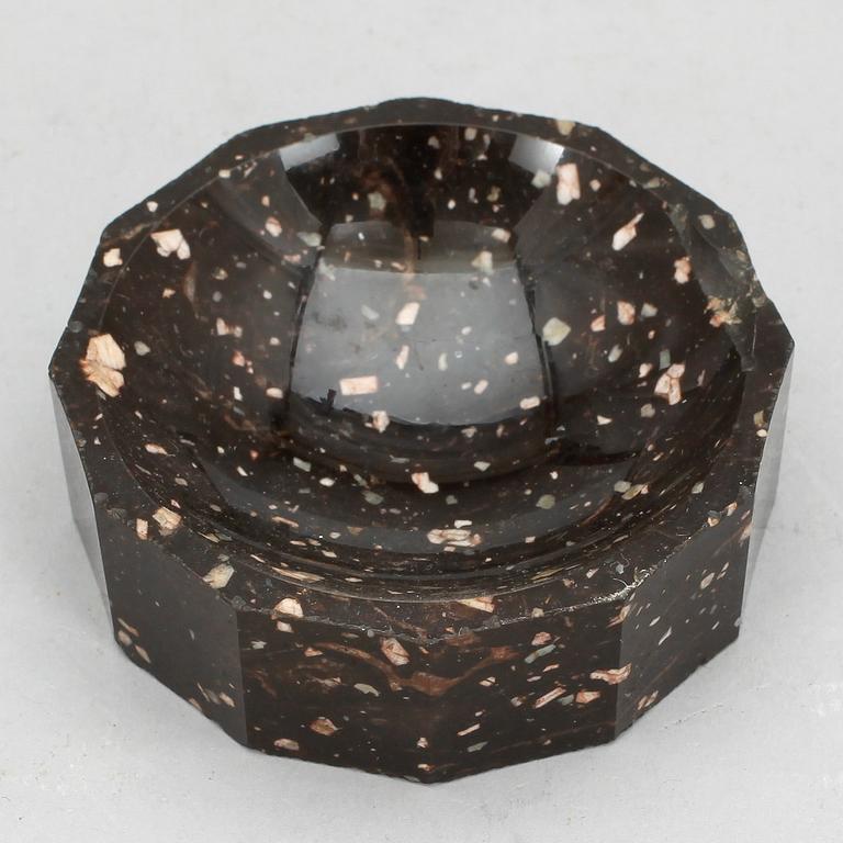 SALTKAR, porfyr, 1800-tal.