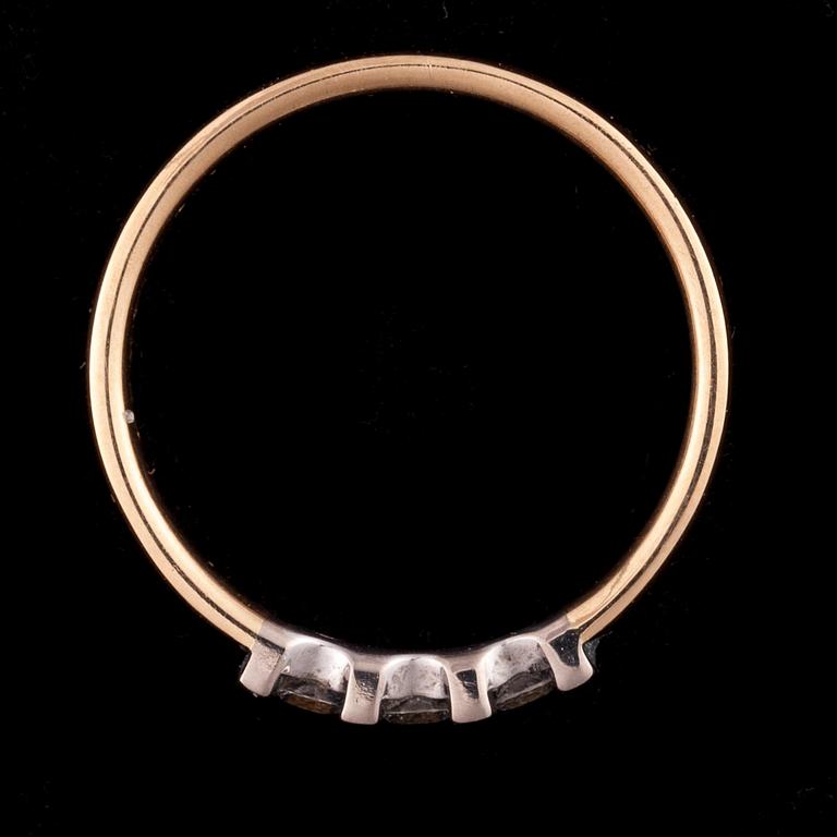 RING, 18K guld, briljantslipade diamanter. A. Tillander, 2009. Vikt ca 3,7 g.