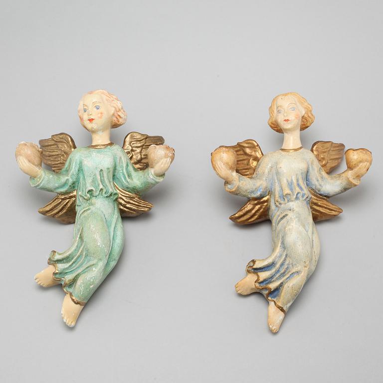 A pair of plaster wall candlesticks by Erling Valldeby, signed Eve and dated -45/-47.