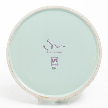 Yoshitomo Nara, an ashtray, "Too Young Too Die", Bozart, 2002.
