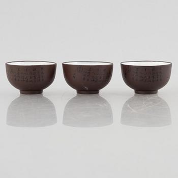 Tekanna, koppar 3 st, samt skålfat, yixing, kina, 1900-tal.