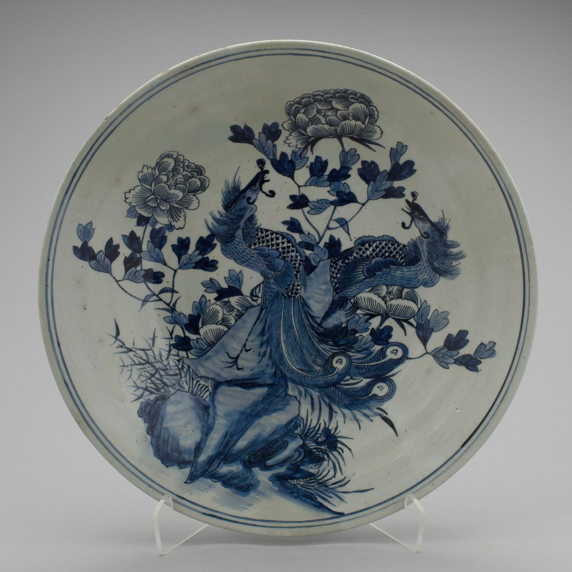 TERRINFAT samt 2 SKÅLFAT, porslin, Kina, 1700-1800-talets slut.
