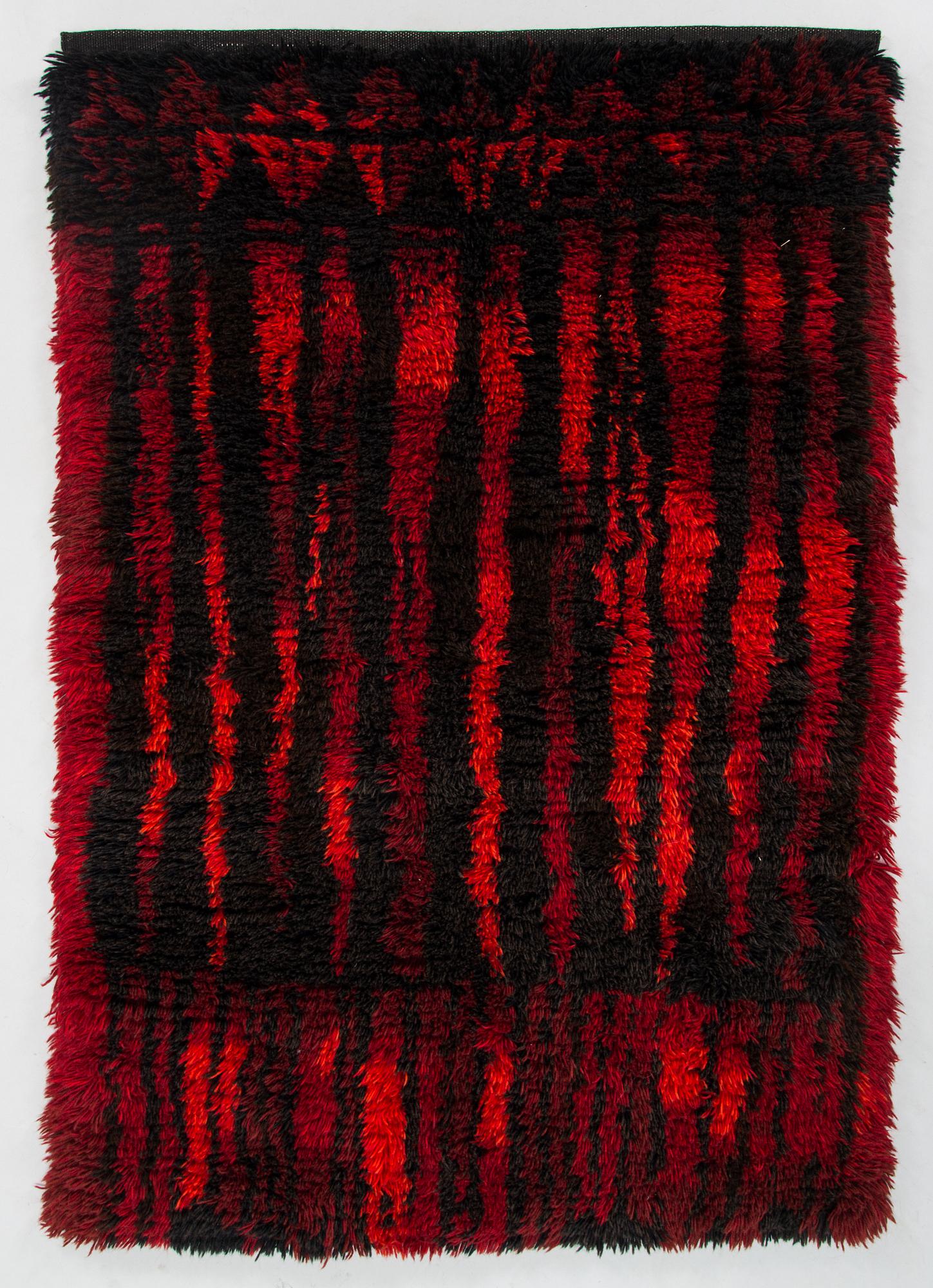 Kirsti Ilvessalo, rya modell för Finska handarbetets vänner. Ca 140 x 90 cm.