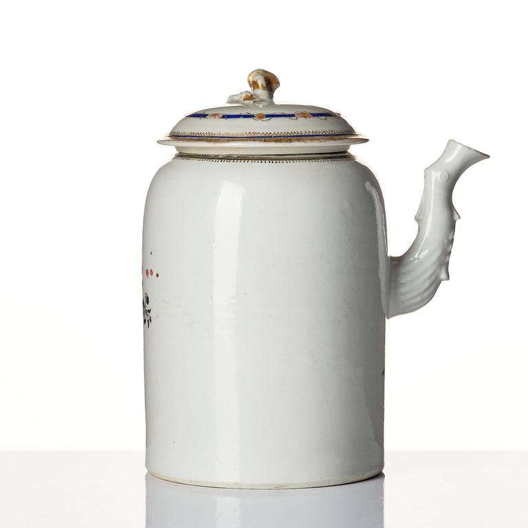 A set of 10 'European Subject' custard cups with covers and a coffeepot with cover, Qing dynasty, Jiaqing (1796-1820).