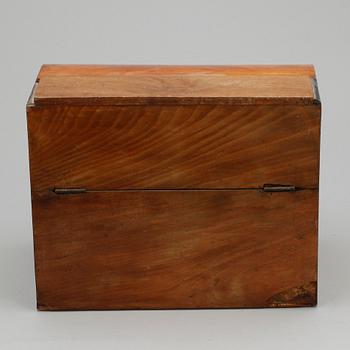 SCHATULL MED GLAS, Karl Johan, 1800-talets första hälft.