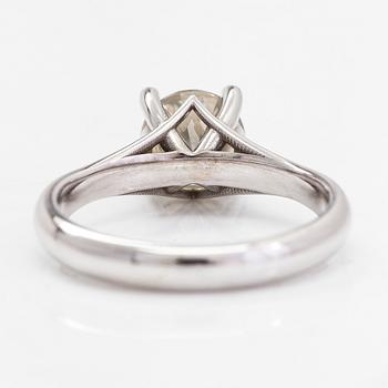 Ring, 14K vitguld, diamanter tot ca 1.44 ct. Med AIG och SJL-certifikat.