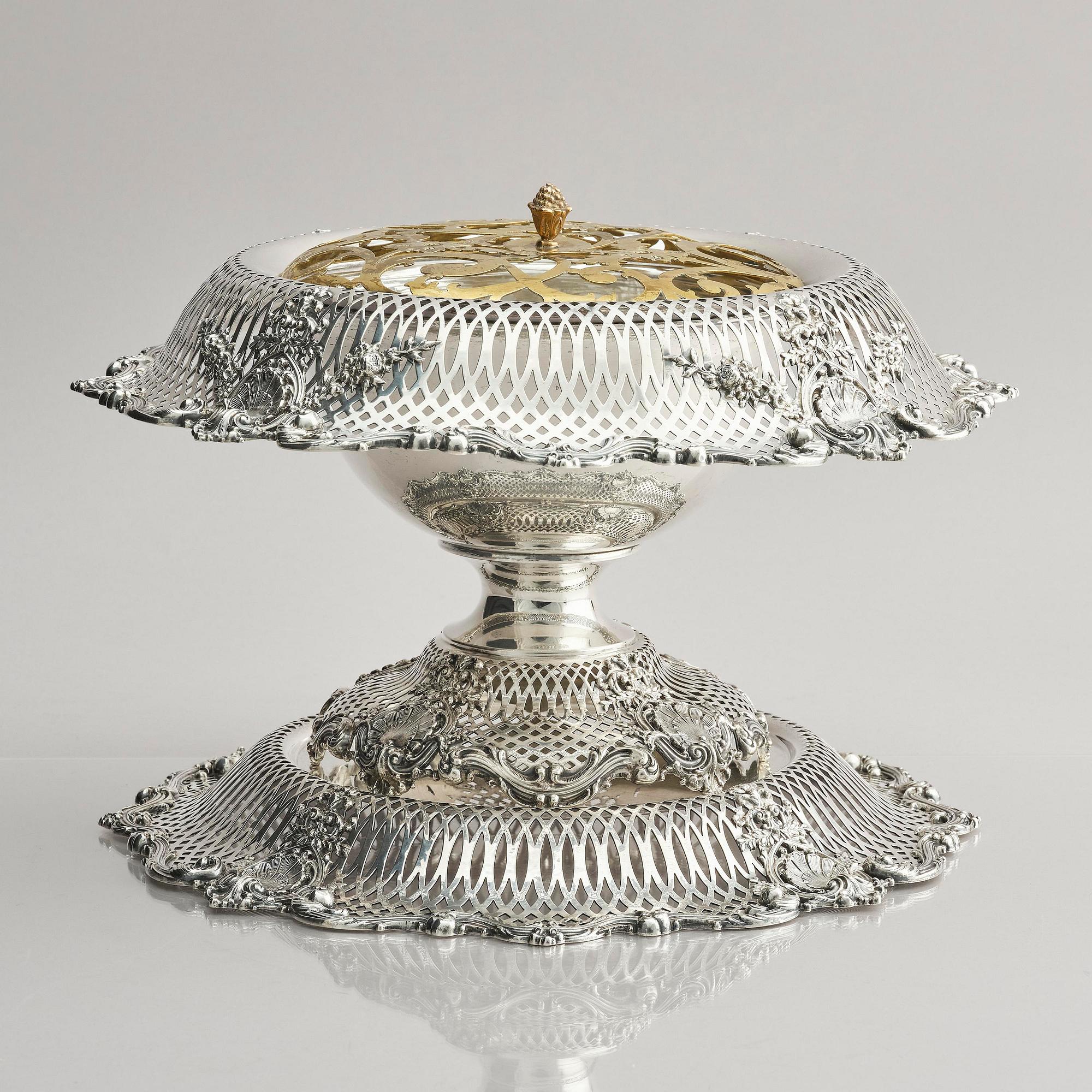 Praktskål med fat, sterling silver, Black, Starr & Frost, New York 1874-1908.