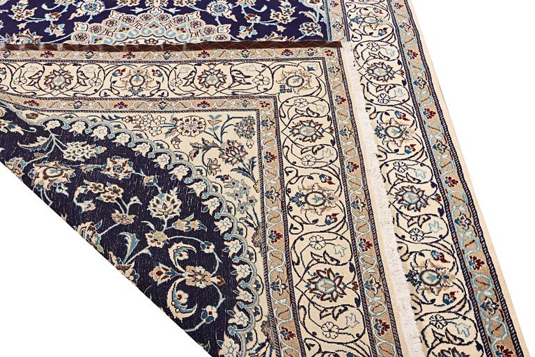 Matta, Nain, 9 LA, part silk, ca 297 x 194 cm.
