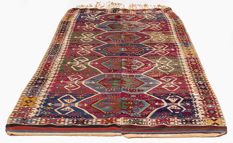 Antique Konya kilim, central Anatolia, c. 340 x 163 cm.