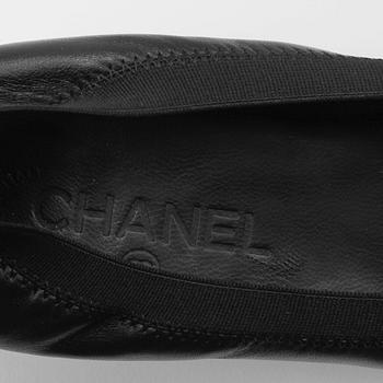 CHANEL, a pair of pumps. Size 40.