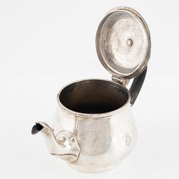 An English silver teapot, mark of William Fountain, London 1814.