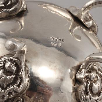 PARTI SILVER, 4 delar, låghaltigt silver, rokokostil, svenska importstämplar, 1900-tal.