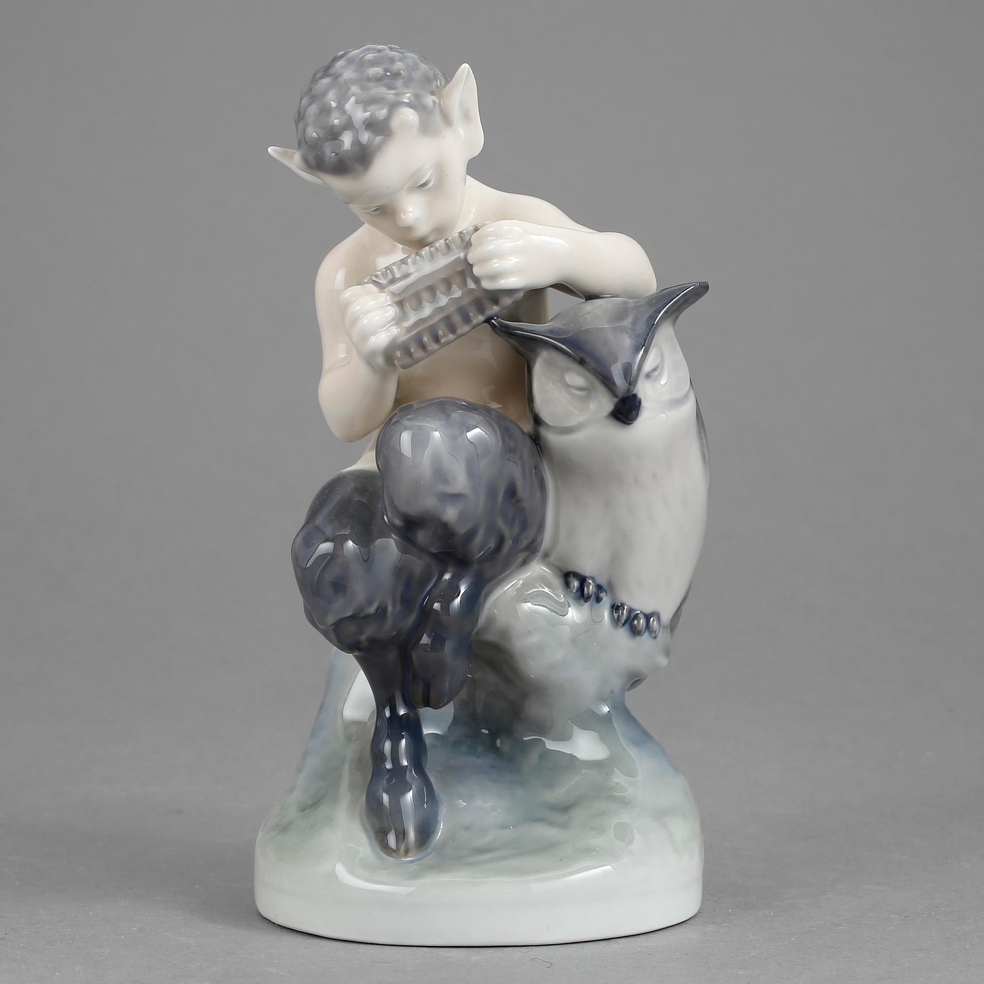 FIGURIN, porslin. Christian Thomsen, Royal Copenhagen.