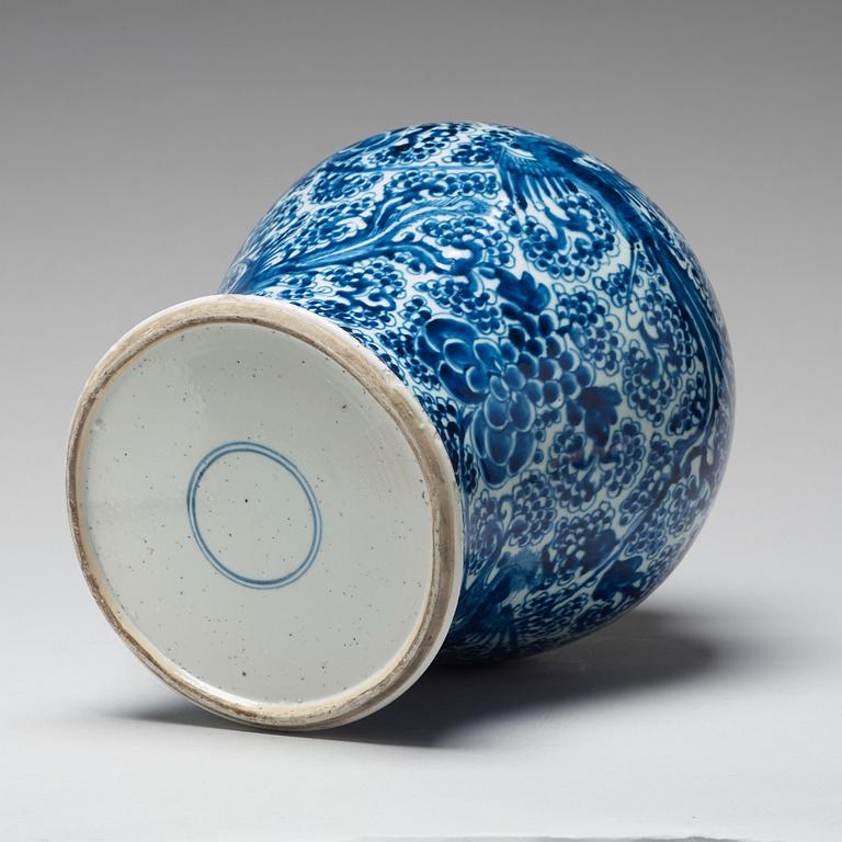 A blue and white jar, Qing dynasty, 18th Century.