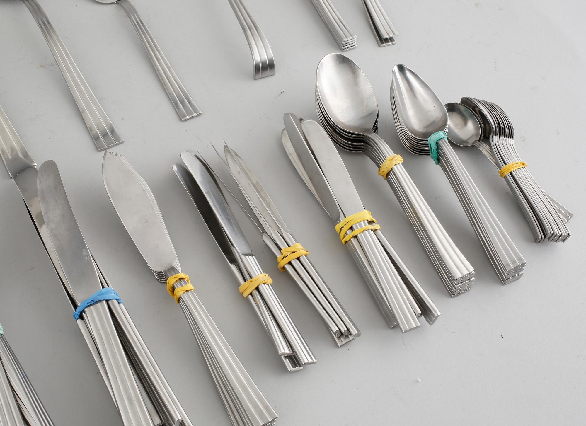 BESTICK, 101 delar, rostfritt stål, "Thebe", Folke Arström,  Gense, 1900-talets andra hälft.