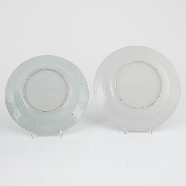 Tallrikar, fyra stycken, kompaniporslin. Qingdynastin, Qianlong (1736-95).