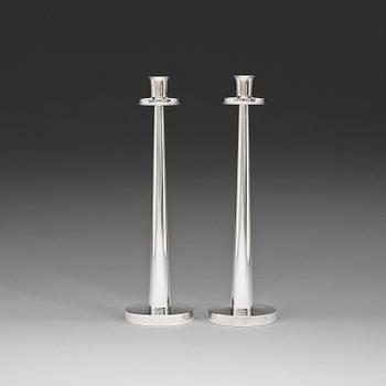 406. A pair of Åke Strömdahl sterling candlesticks, Stockholm 1956.