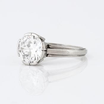 RING, med briljantslipad diamant, 2.10 ct, A. Tillander, Helsingfors.