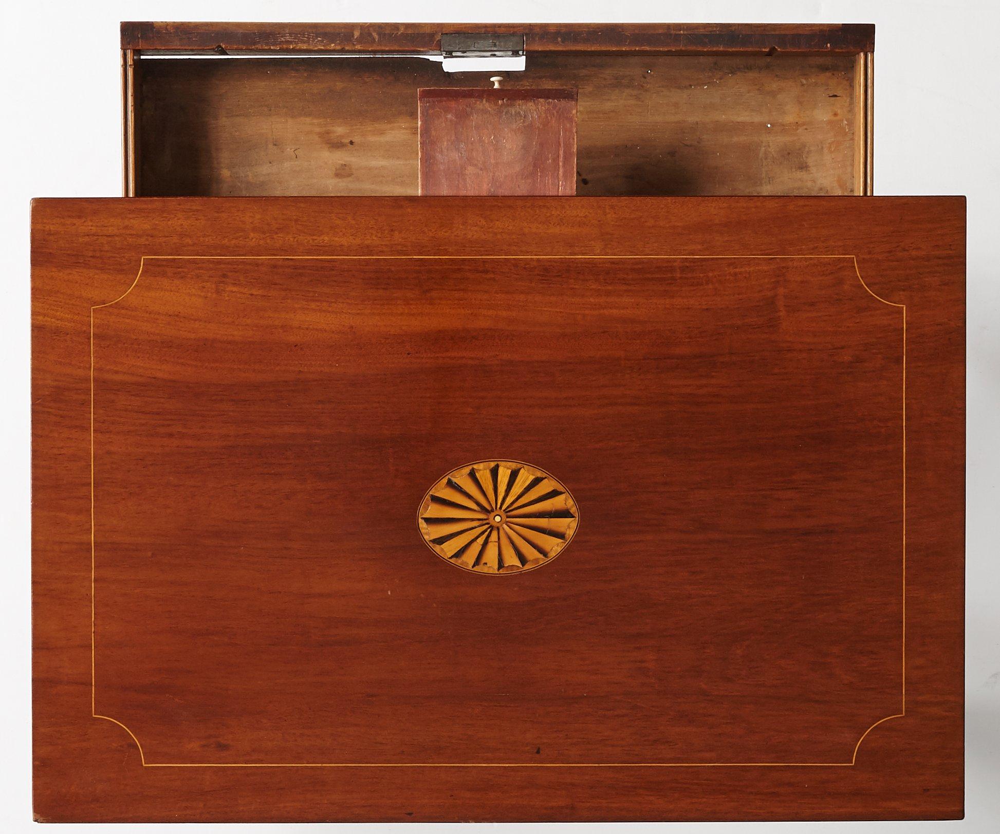 BORD, 1700-talets slut, Sengustavianskt.