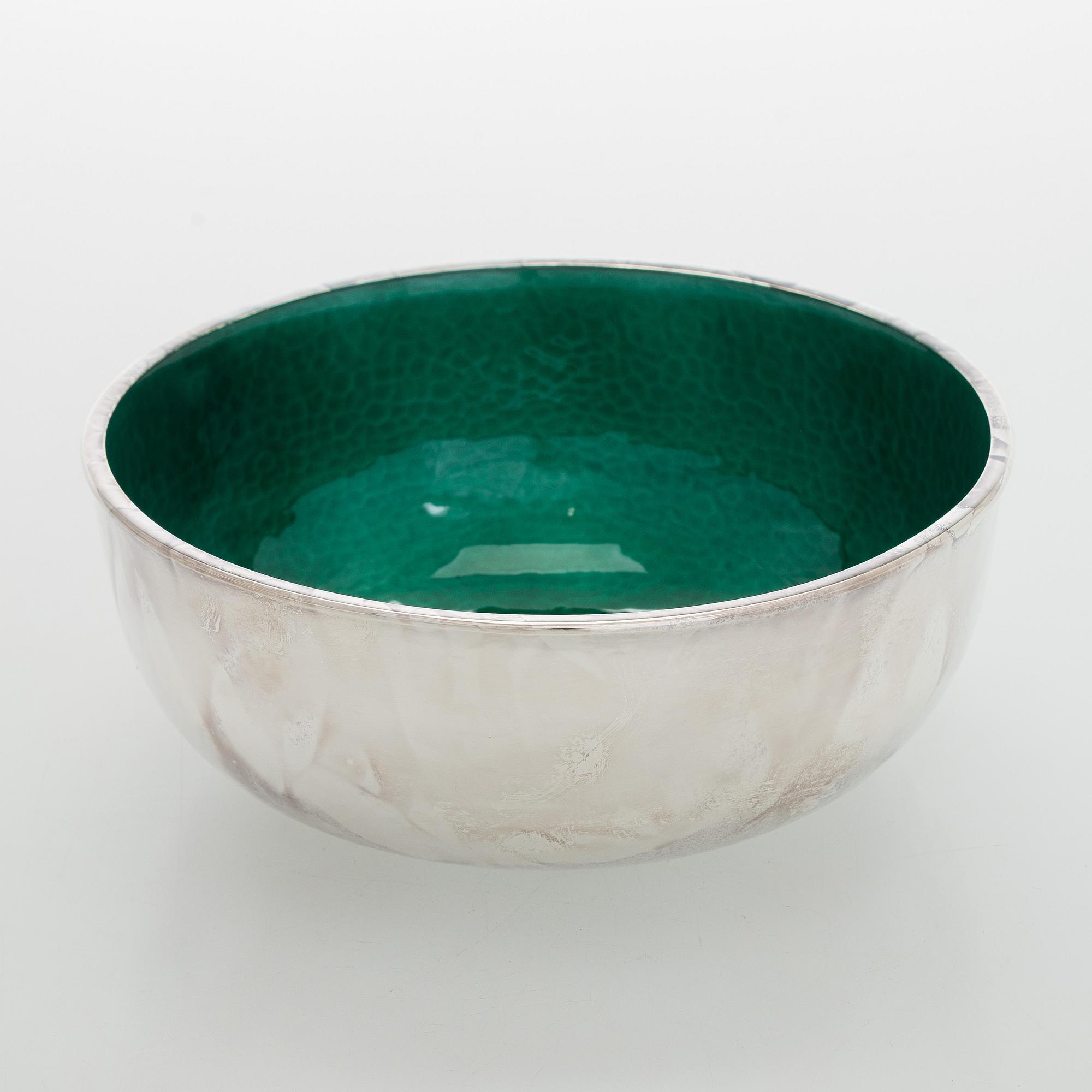 A. Tillander, skål, sterlingsilver och emalj, Åbo 2005.
