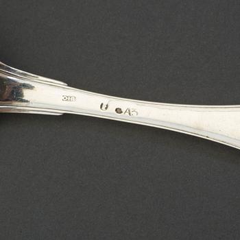 4 + 13 18th and 19th century silver spoons.