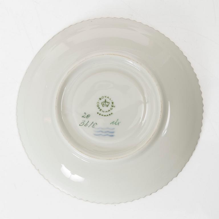 Kaffekoppar med fat, fyra stycken, porslin. 'Flora Danica', Royal Copenhagen, Danmark, 1900-tal.