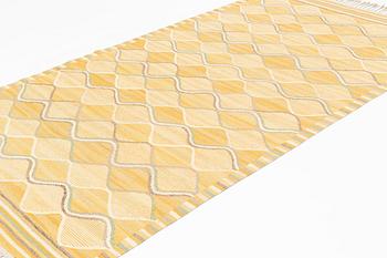Barbro Nilsson, a carpet, "Spättan, gul", flat weave, ca 269 x 146 cm, signed AB MMF BN.
