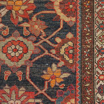 A Hamadan rug of 'Mina Khani design'. Circa 197 x 131 cm.