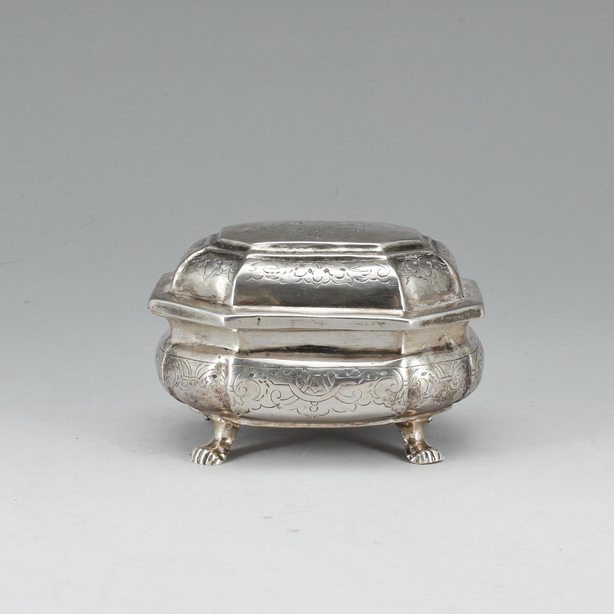 SOCKERSKRIN, silver, oidentifierad mästare, Moskva, 1744. Vikt 196 gram.