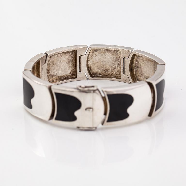 Juhani Linnovaara, A sterling silver and enamel bracelet. Lapponia 1974.